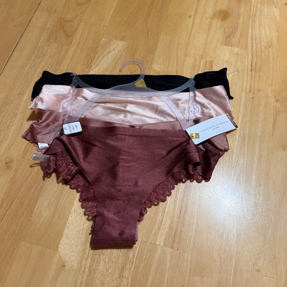 Adrienne Vittadini 4 Woman’s Lace back Panties Size Large NWT  no panty lines